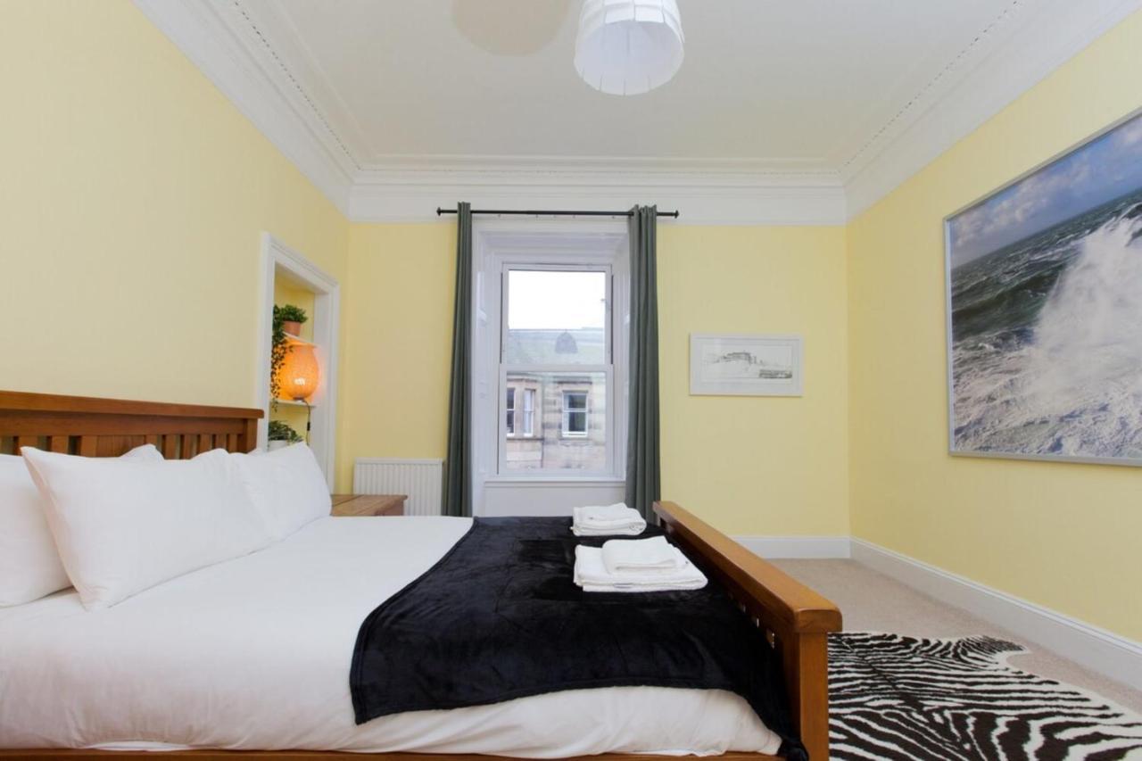 Elegant Traditional Edinburgh City Centre Flat Exterior foto