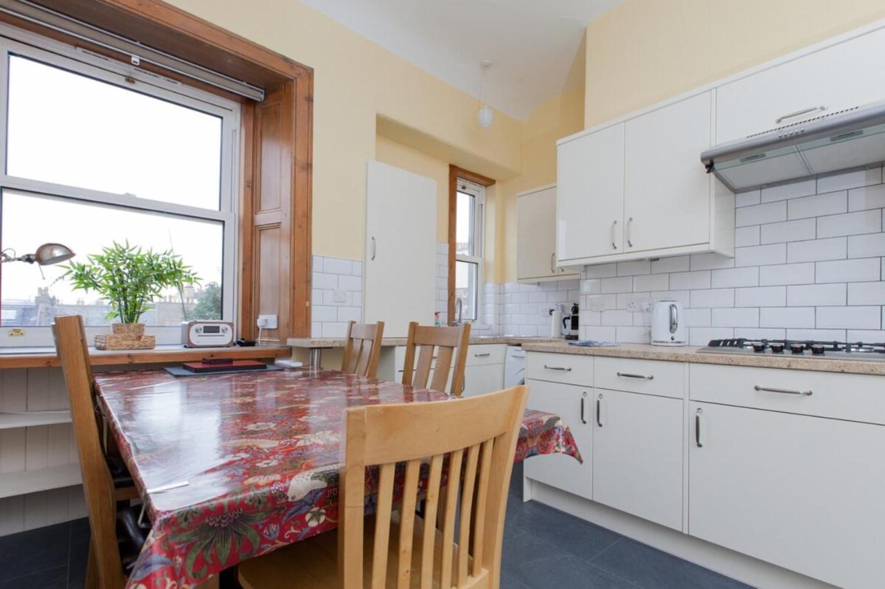 Elegant Traditional Edinburgh City Centre Flat Exterior foto